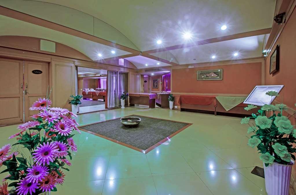 Quality Inn Regency, Nashik Εσωτερικό φωτογραφία