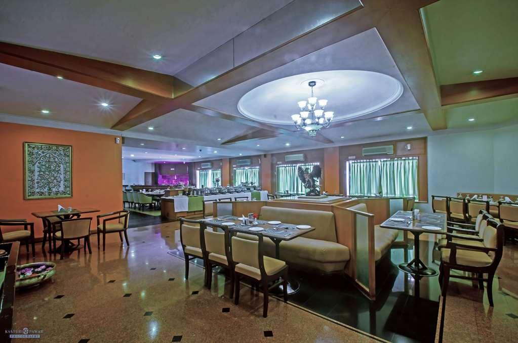 Quality Inn Regency, Nashik Εστιατόριο φωτογραφία