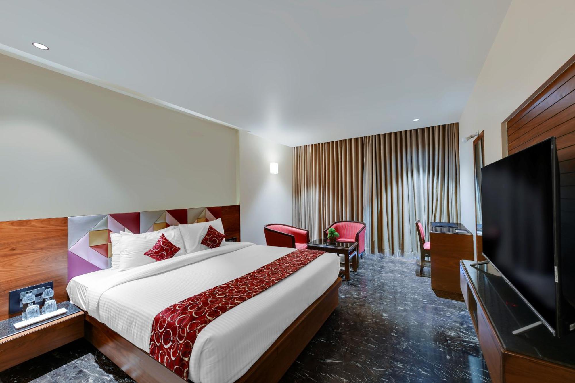 Quality Inn Regency, Nashik Εξωτερικό φωτογραφία