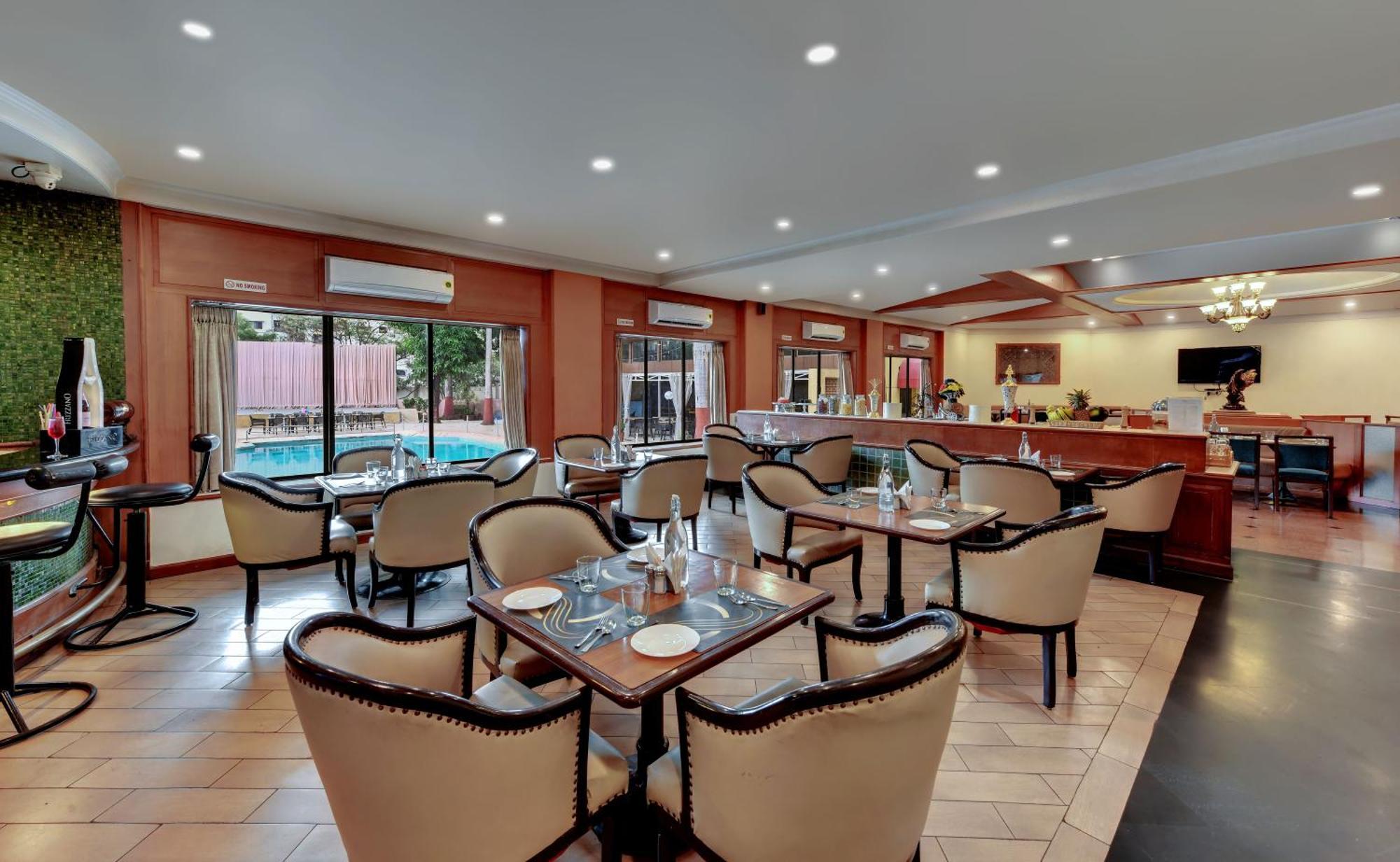 Quality Inn Regency, Nashik Εξωτερικό φωτογραφία