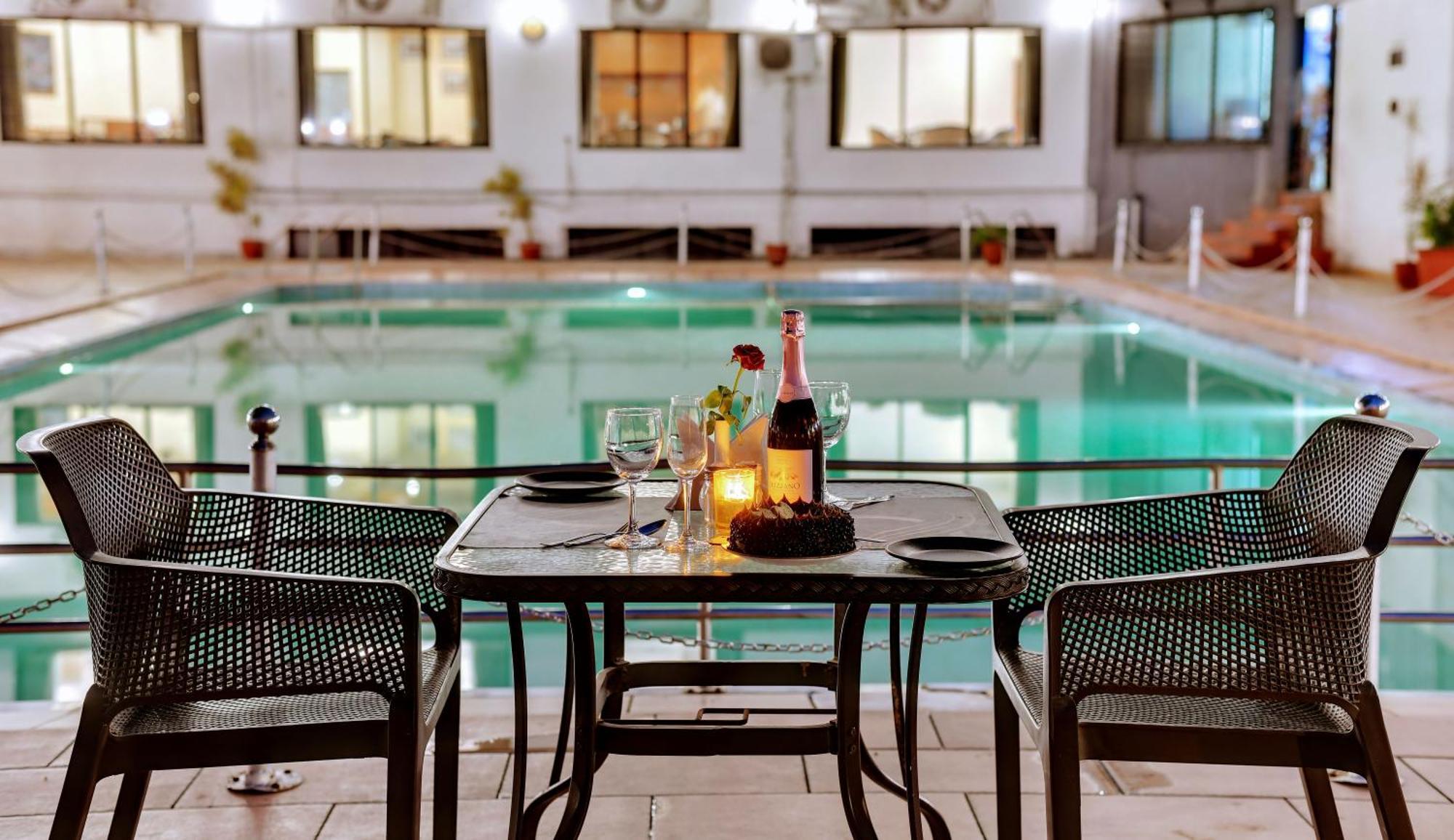 Quality Inn Regency, Nashik Εξωτερικό φωτογραφία